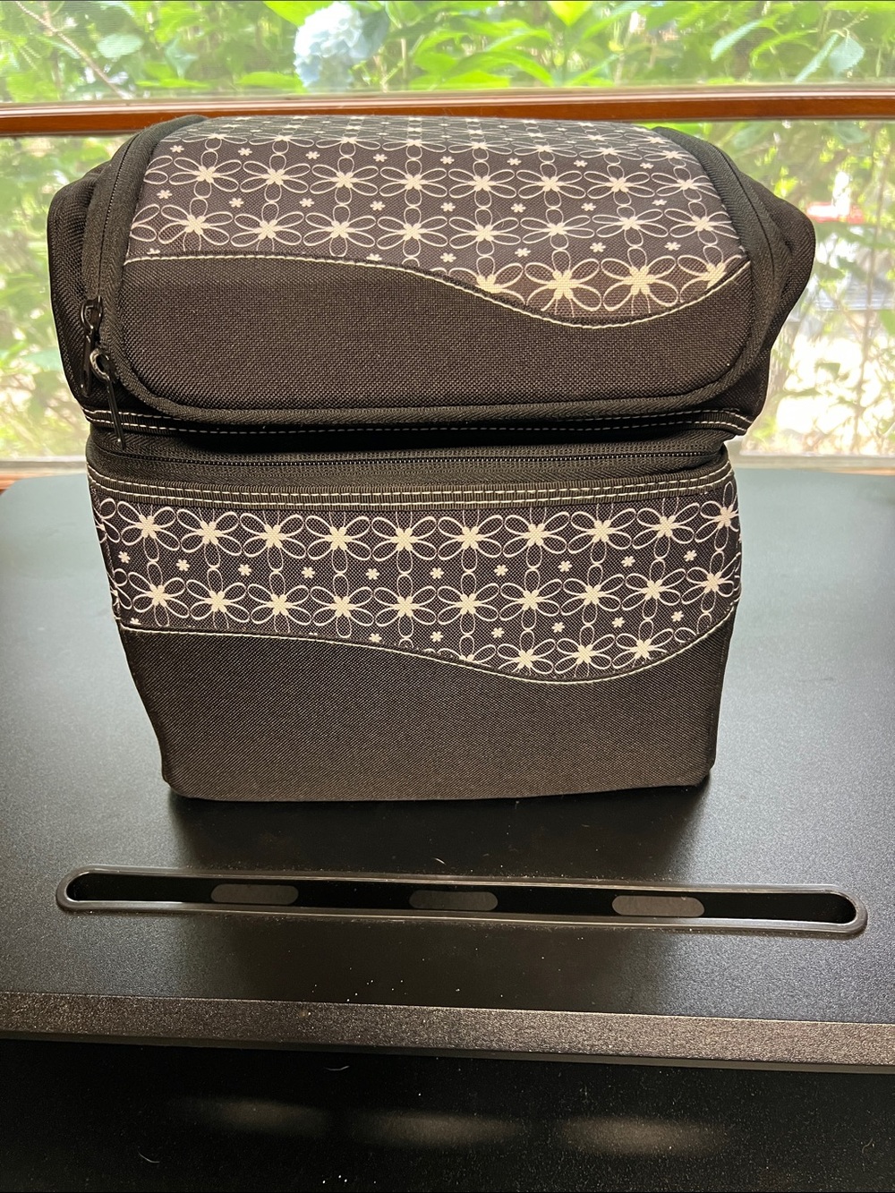 Creative Memories Daisy Tools Caddy in Black and White - Picture 5 of 7